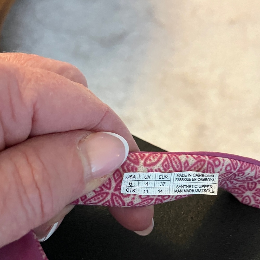Sanuk Black and Purple Flip Flops - Picture 3 of 3